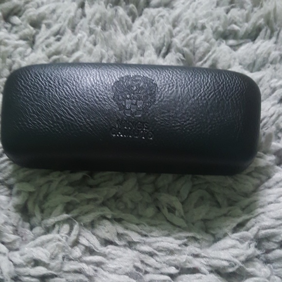 Vince Camuto Accessories - Vince Camuto glasses case